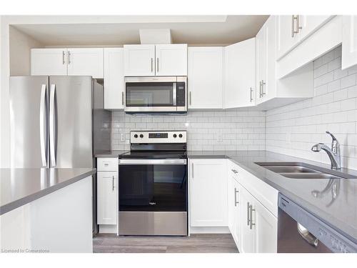 106-118 Summersides Boulevard, Fonthill, ON - Indoor Photo Showing Kitchen With Stainless Steel Kitchen With Double Sink With Upgraded Kitchen