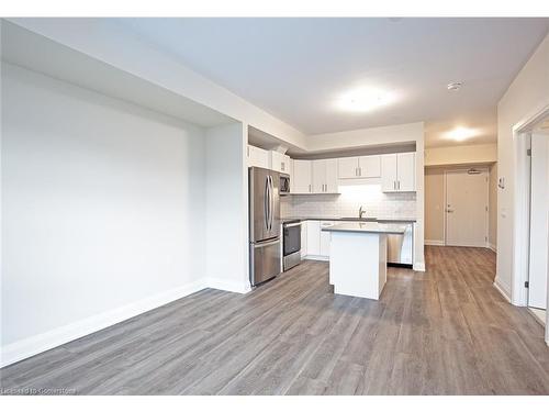 106-118 Summersides Boulevard, Fonthill, ON - Indoor Photo Showing Kitchen