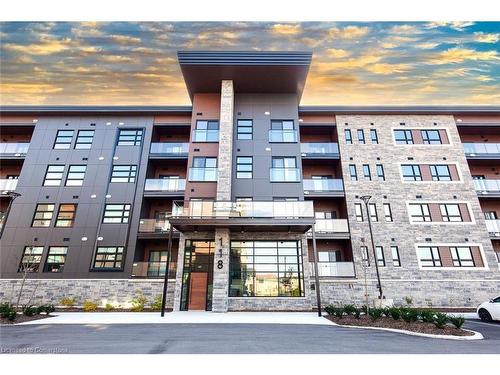 106-118 Summersides Boulevard, Fonthill, ON - Outdoor With Balcony With Facade