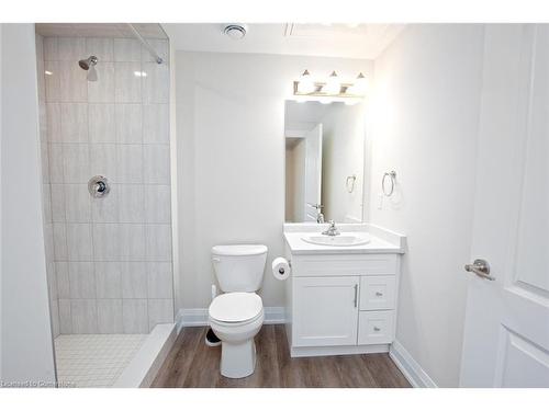 106-118 Summersides Boulevard, Fonthill, ON - Indoor Photo Showing Bathroom