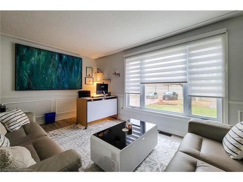 C-47 Metcalfe Crescent, Brantford, ON - Indoor Photo Showing Living Room