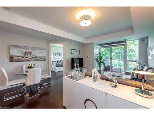 510-3500 Lakeshore Road W, Oakville, ON - Indoor Photo Showing Dining Room