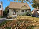 22 East 44Th Street, Hamilton, ON  - Outdoor With Facade 