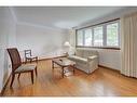 22 East 44Th Street, Hamilton, ON  - Indoor Photo Showing Living Room 