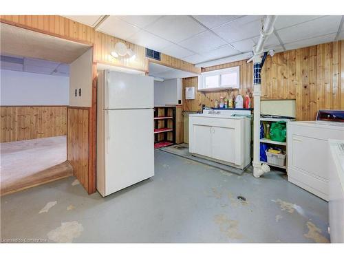 22 East 44Th Street, Hamilton, ON - Indoor Photo Showing Laundry Room