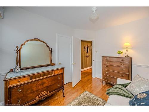 26 Reid Manor, Toronto, ON - Indoor Photo Showing Bedroom