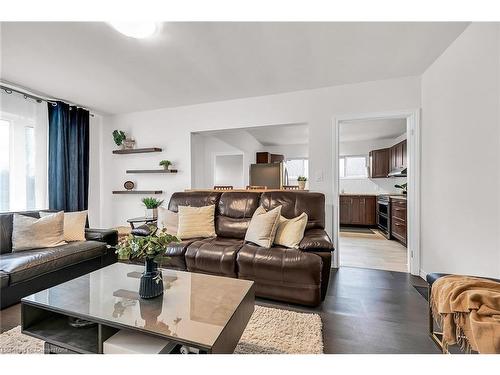 787 Upper Ottawa Street, Hamilton, ON - Indoor Photo Showing Living Room