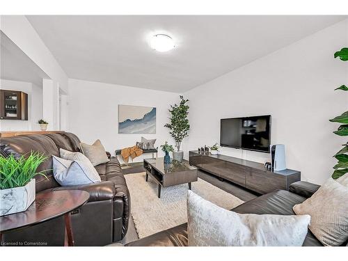 787 Upper Ottawa Street, Hamilton, ON - Indoor Photo Showing Living Room