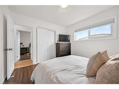 787 Upper Ottawa Street, Hamilton, ON - Indoor Photo Showing Bedroom