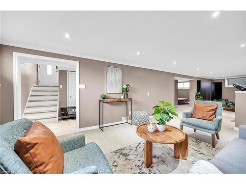 787 Upper Ottawa Street, Hamilton, ON - Indoor Photo Showing Living Room