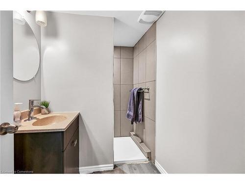 787 Upper Ottawa Street, Hamilton, ON - Indoor Photo Showing Bathroom