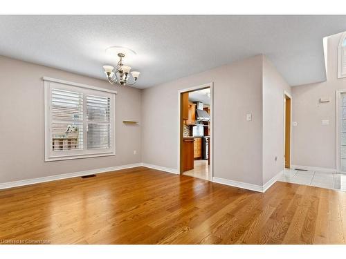 107 Dorchester Drive, Grimsby, ON - Indoor Photo Showing Other Room