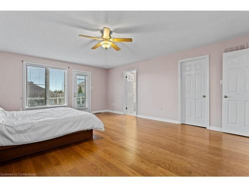 107 Dorchester Drive, Grimsby, ON - Indoor Photo Showing Bedroom