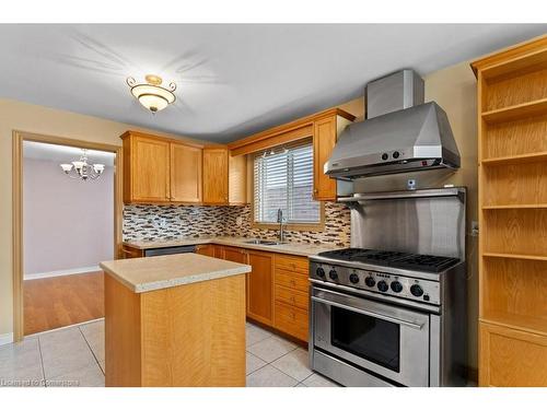 107 Dorchester Drive, Grimsby, ON - Indoor Photo Showing Kitchen