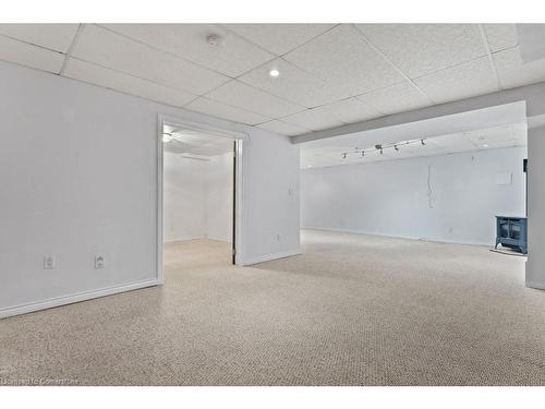 107 Dorchester Drive, Grimsby, ON - Indoor Photo Showing Other Room