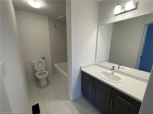 31 Ladd Avenue, Brantford, ON - Indoor Photo Showing Bathroom