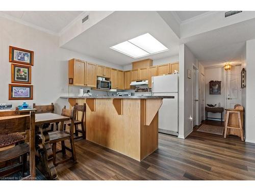 107-210 Main Street E, Dunnville, ON - Indoor Photo Showing Kitchen