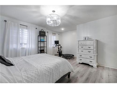 77-535 Margaret Street, Cambridge, ON - Indoor Photo Showing Bedroom