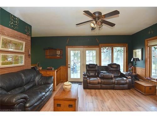 2920 Powerline Road West Road W, Ancaster, ON - Indoor Photo Showing Living Room