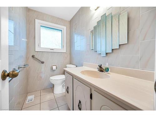 1281 Abbey Court, Burlington, ON - Indoor Photo Showing Bathroom