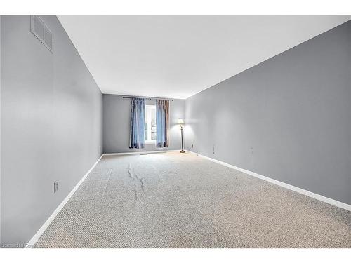 1281 Abbey Court, Burlington, ON - Indoor Photo Showing Other Room