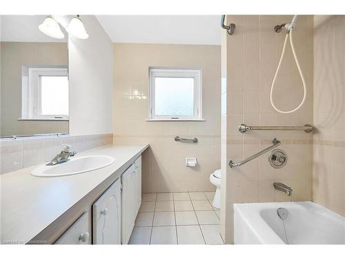 1281 Abbey Court, Burlington, ON - Indoor Photo Showing Bathroom