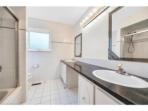 1281 Abbey Court, Burlington, ON - Indoor Photo Showing Bathroom