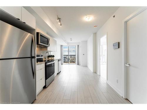 A518-3210 Dakota Common, Burlington, ON - Indoor Photo Showing Kitchen With Stainless Steel Kitchen