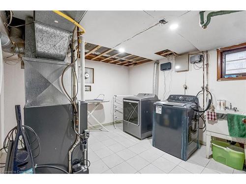 58 Duncombe Drive, Hamilton, ON - Indoor Photo Showing Laundry Room