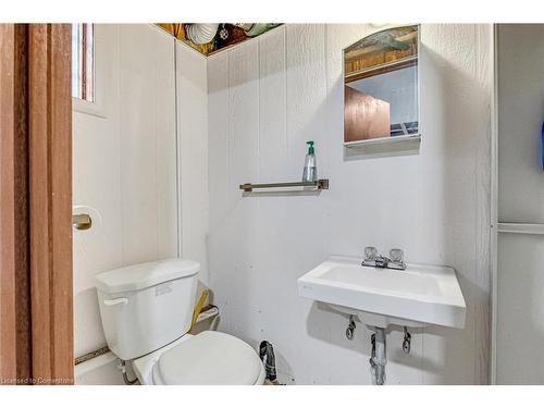 58 Duncombe Drive, Hamilton, ON - Indoor Photo Showing Bathroom