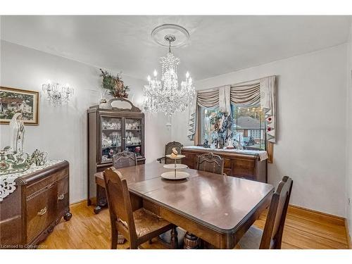 58 Duncombe Drive, Hamilton, ON - Indoor Photo Showing Dining Room