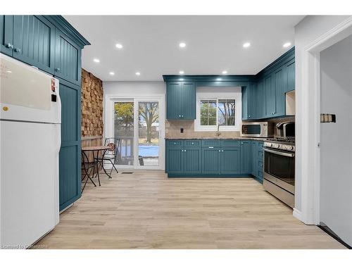 46 Oriole Crescent, Grimsby, ON - Indoor Photo Showing Kitchen