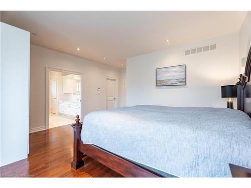 2 Bunny Glen Drive, Niagara-On-The-Lake, ON - Indoor Photo Showing Bedroom