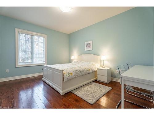 2 Bunny Glen Drive, Niagara-On-The-Lake, ON - Indoor Photo Showing Bedroom