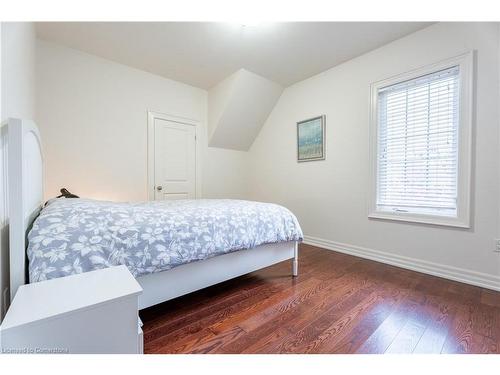 2 Bunny Glen Drive, Niagara-On-The-Lake, ON - Indoor Photo Showing Bedroom