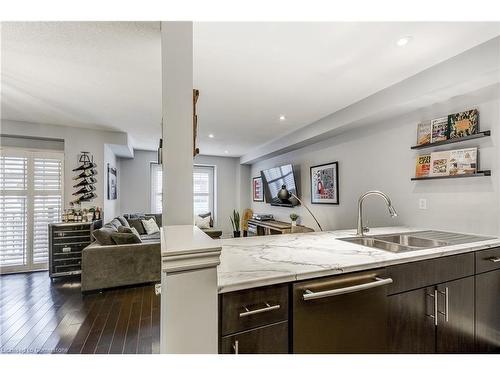 18-362 Plains Road E, Burlington, ON - Indoor Photo Showing Kitchen With Double Sink