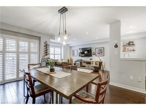 18-362 Plains Road E, Burlington, ON - Indoor Photo Showing Dining Room