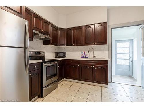 173 Oak Avenue, Hamilton, ON - Indoor Photo Showing Kitchen