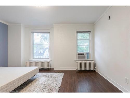 173 Oak Avenue, Hamilton, ON - Indoor Photo Showing Bedroom