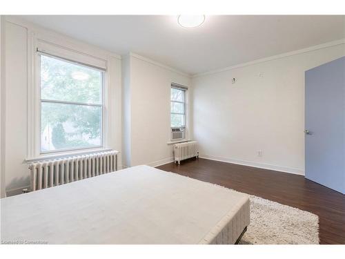 173 Oak Avenue, Hamilton, ON - Indoor Photo Showing Bedroom