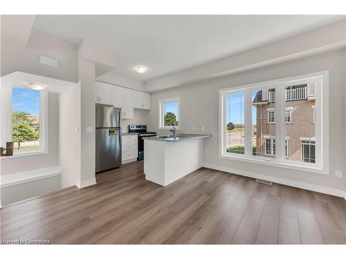 1-19 Picardy Drive, Hamilton, ON - Indoor Photo Showing Kitchen