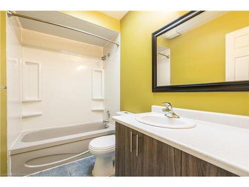 Upper-70 Lampman Crescent, Thorold, ON - Indoor Photo Showing Bathroom