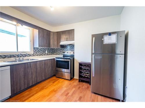 Upper-70 Lampman Crescent, Thorold, ON - Indoor Photo Showing Kitchen With Double Sink