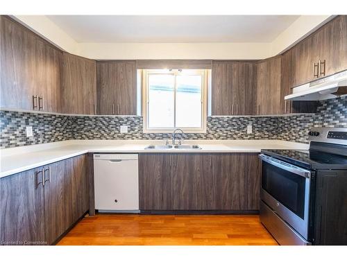 Upper-70 Lampman Crescent, Thorold, ON - Indoor Photo Showing Kitchen With Double Sink With Upgraded Kitchen