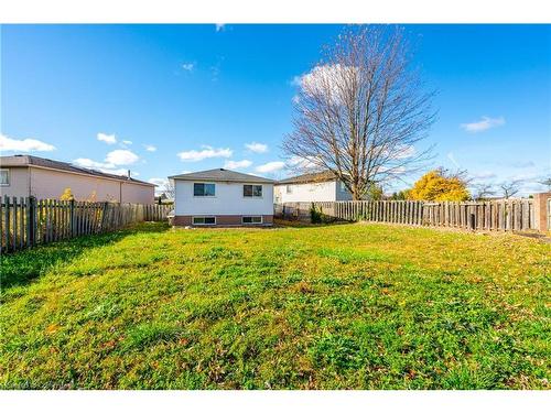 Upper-70 Lampman Crescent, Thorold, ON - Outdoor With Backyard