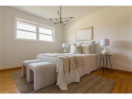 1371 Mountain Grove Avenue, Burlington, ON - Indoor Photo Showing Bedroom