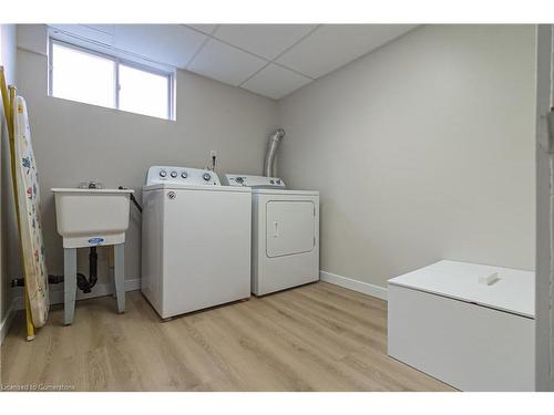 1371 Mountain Grove Avenue, Burlington, ON - Indoor Photo Showing Laundry Room