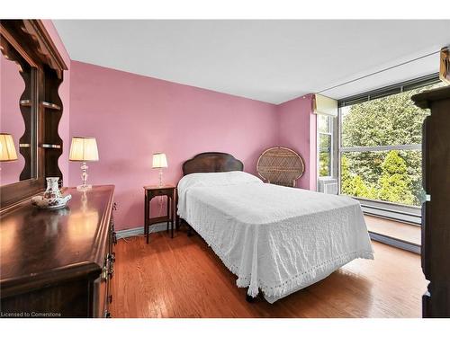 A11-25 Britten Close, Hamilton, ON - Indoor Photo Showing Bedroom