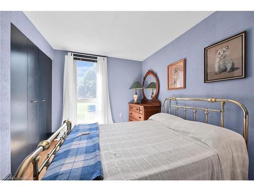 A11-25 Britten Close, Hamilton, ON - Indoor Photo Showing Bedroom