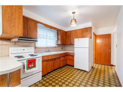 375 Bunting Road, St. Catharines, ON - Indoor Photo Showing Kitchen